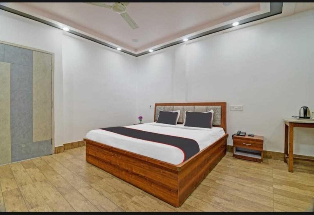 Collection O Megha Resort Jorhat Luaran gambar