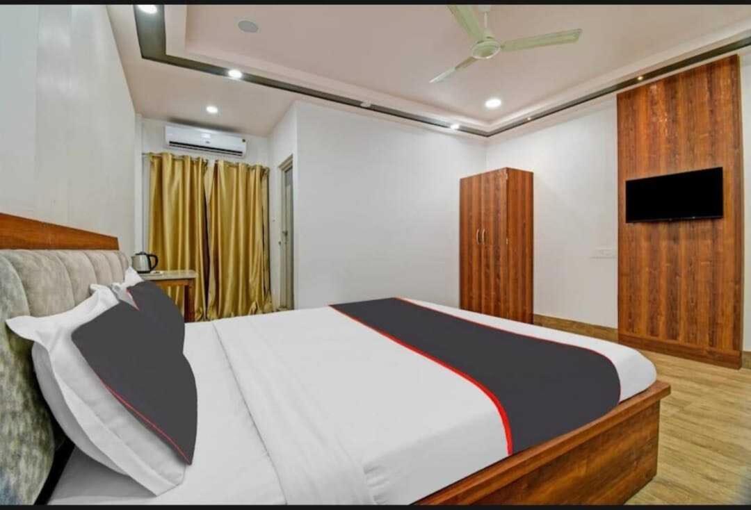 Collection O Megha Resort Jorhat Luaran gambar