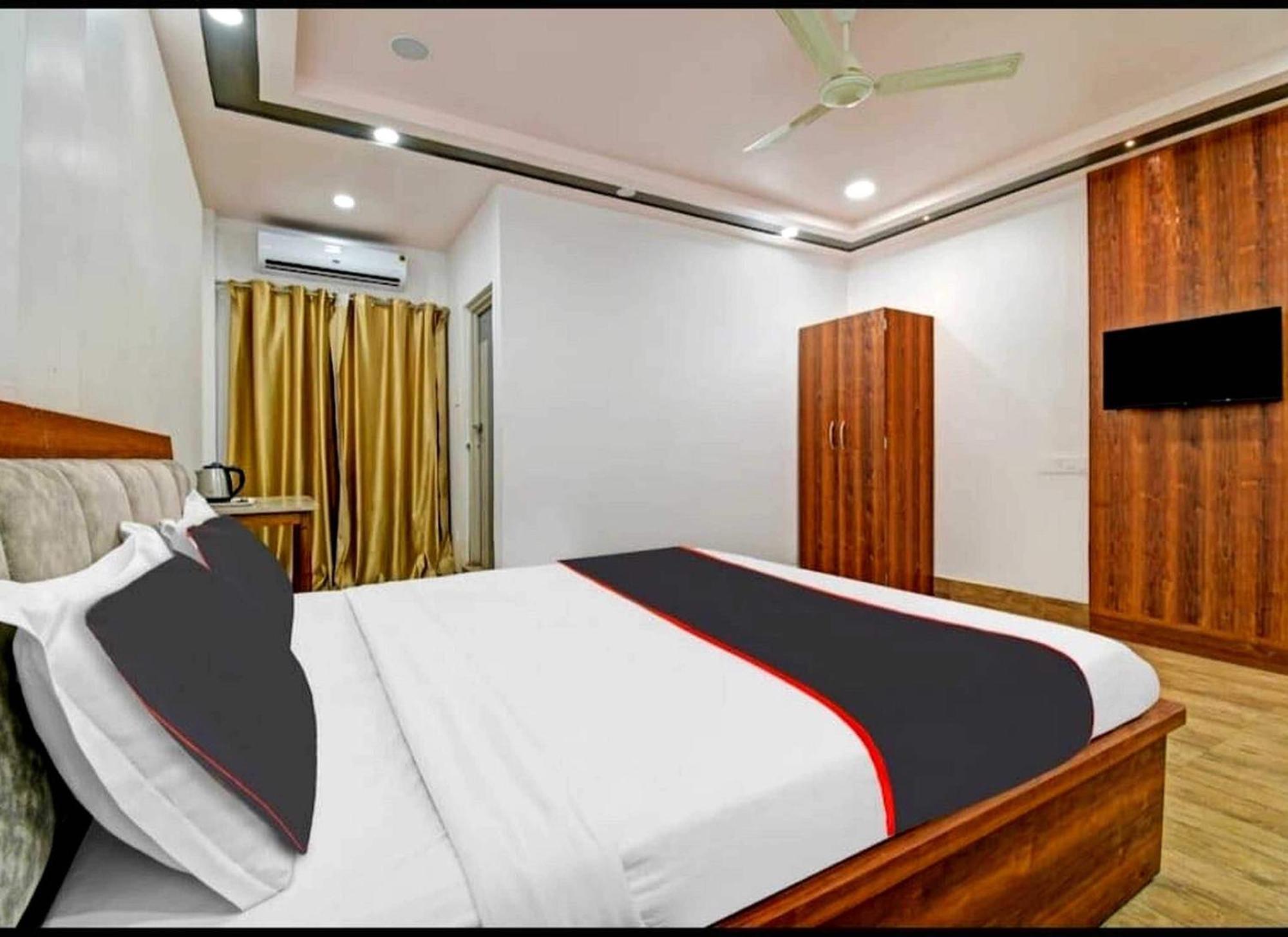 Collection O Megha Resort Jorhat Luaran gambar