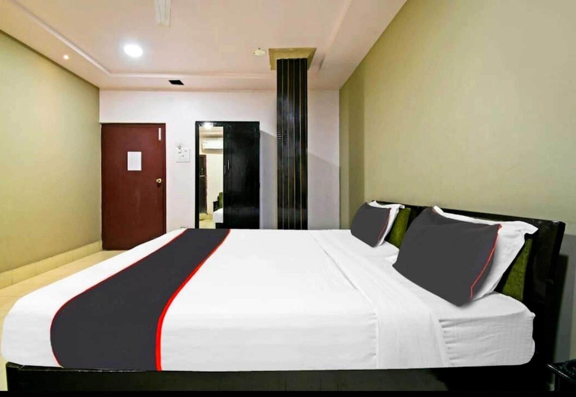 Collection O Megha Resort Jorhat Luaran gambar