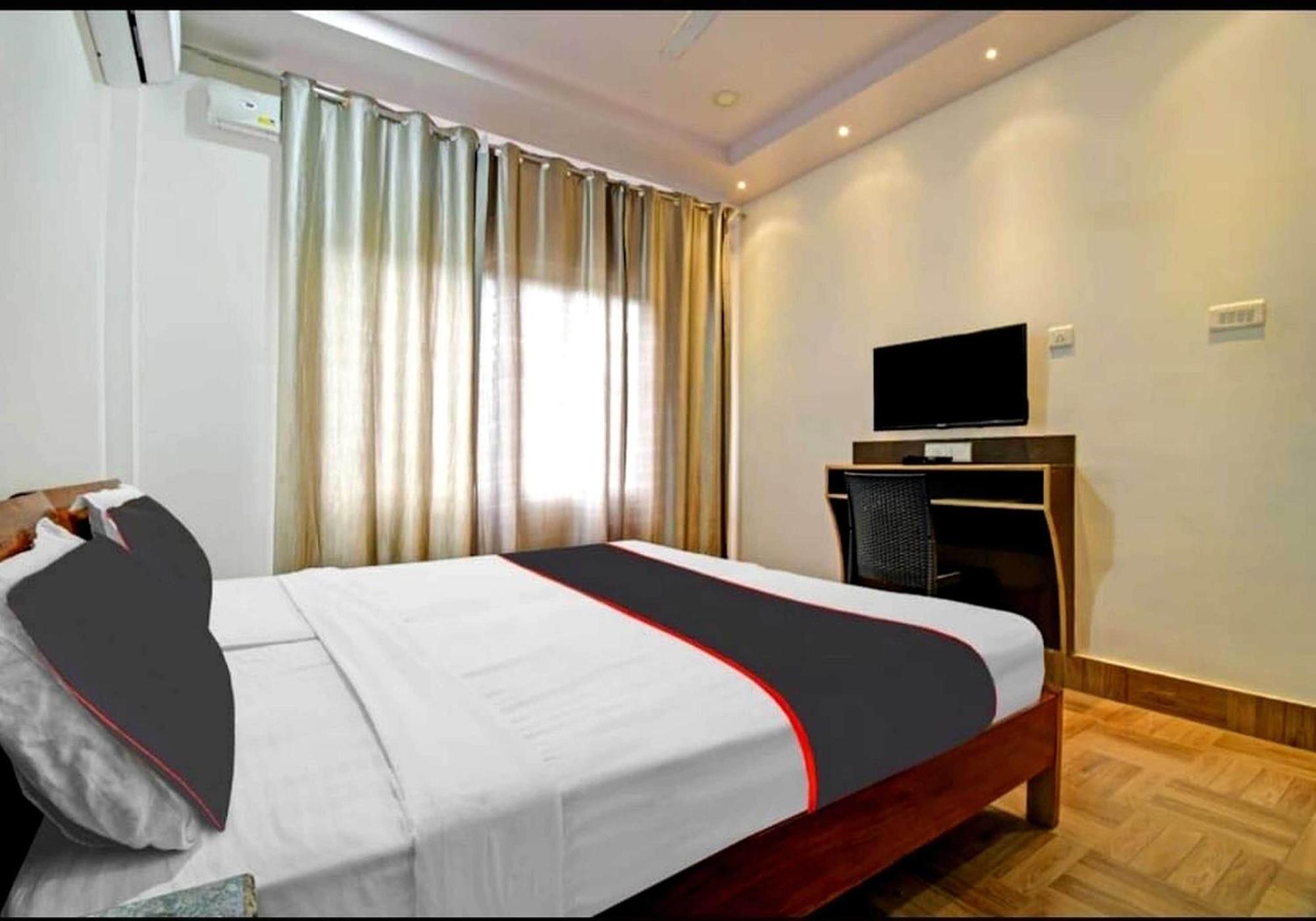 Collection O Megha Resort Jorhat Luaran gambar