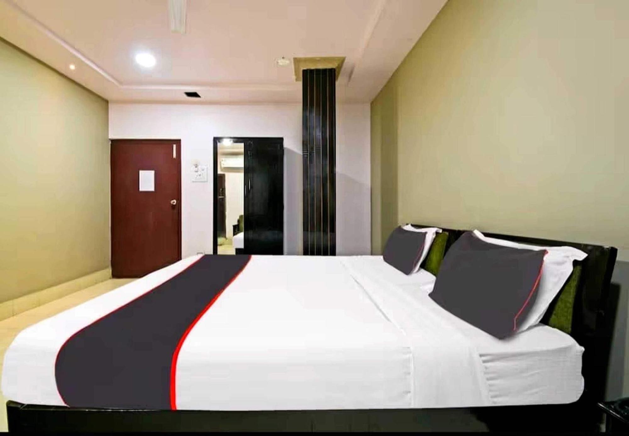 Collection O Megha Resort Jorhat Luaran gambar