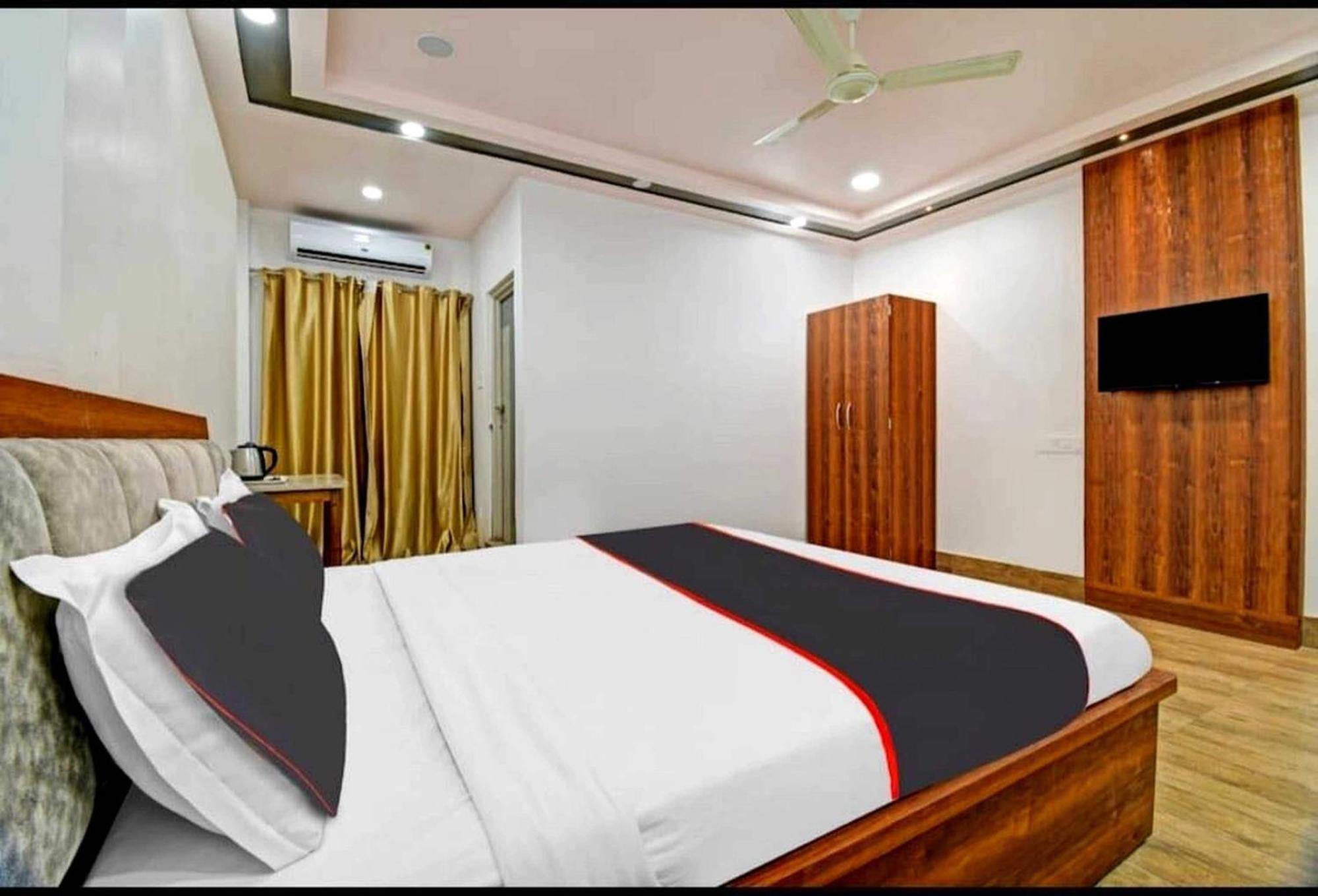 Collection O Megha Resort Jorhat Luaran gambar