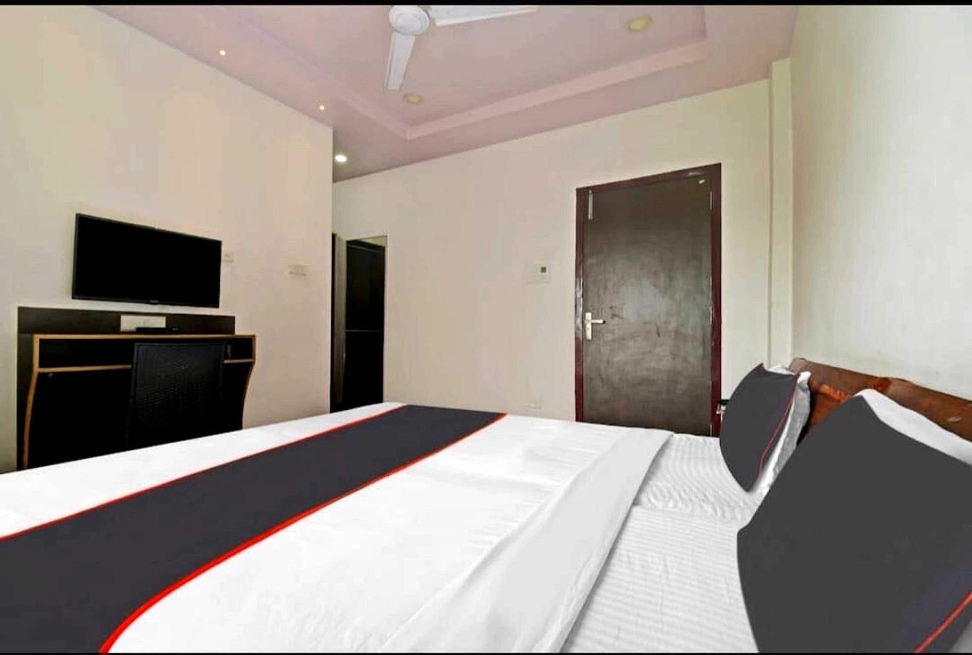 Collection O Megha Resort Jorhat Luaran gambar