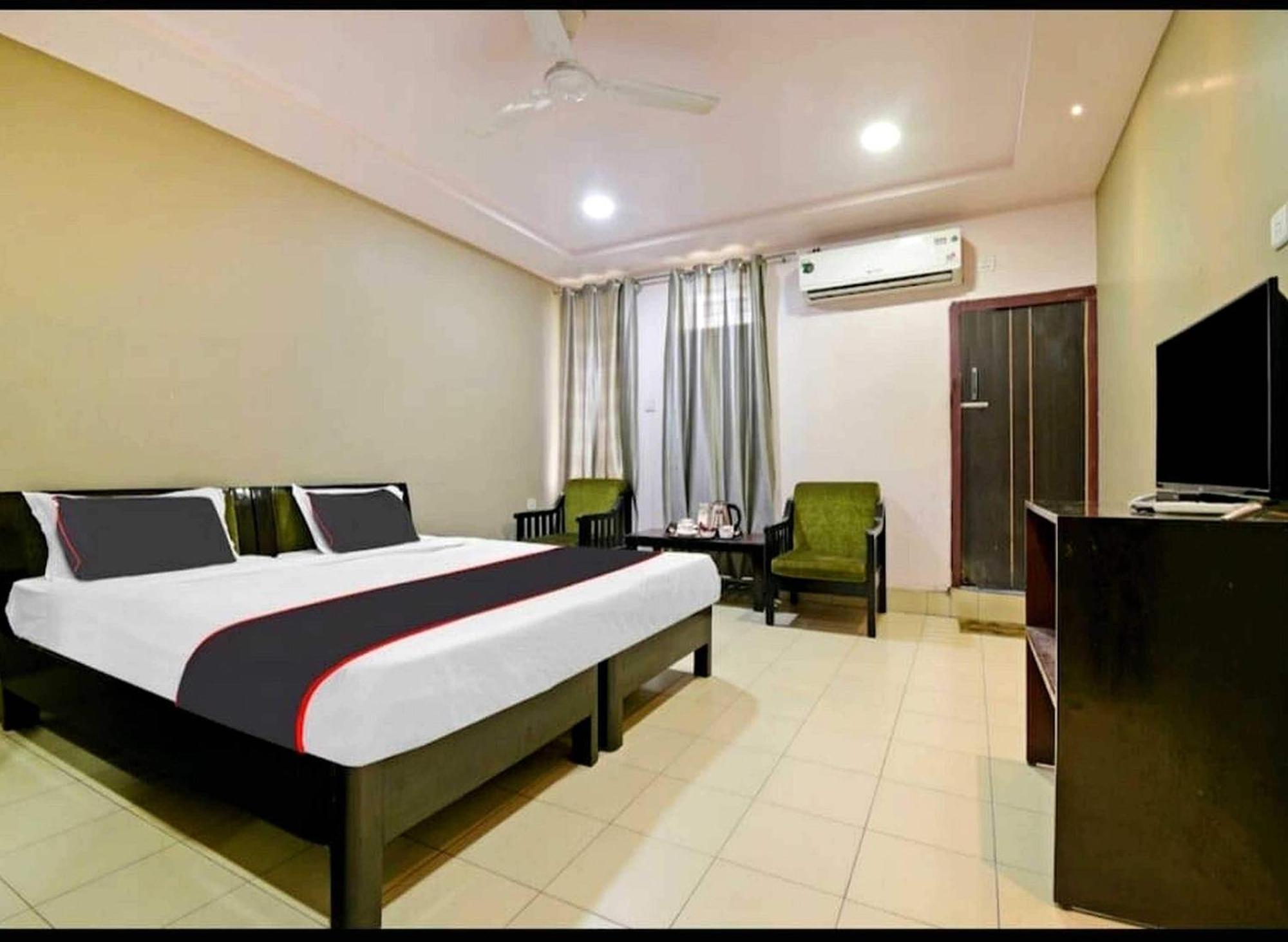 Collection O Megha Resort Jorhat Luaran gambar