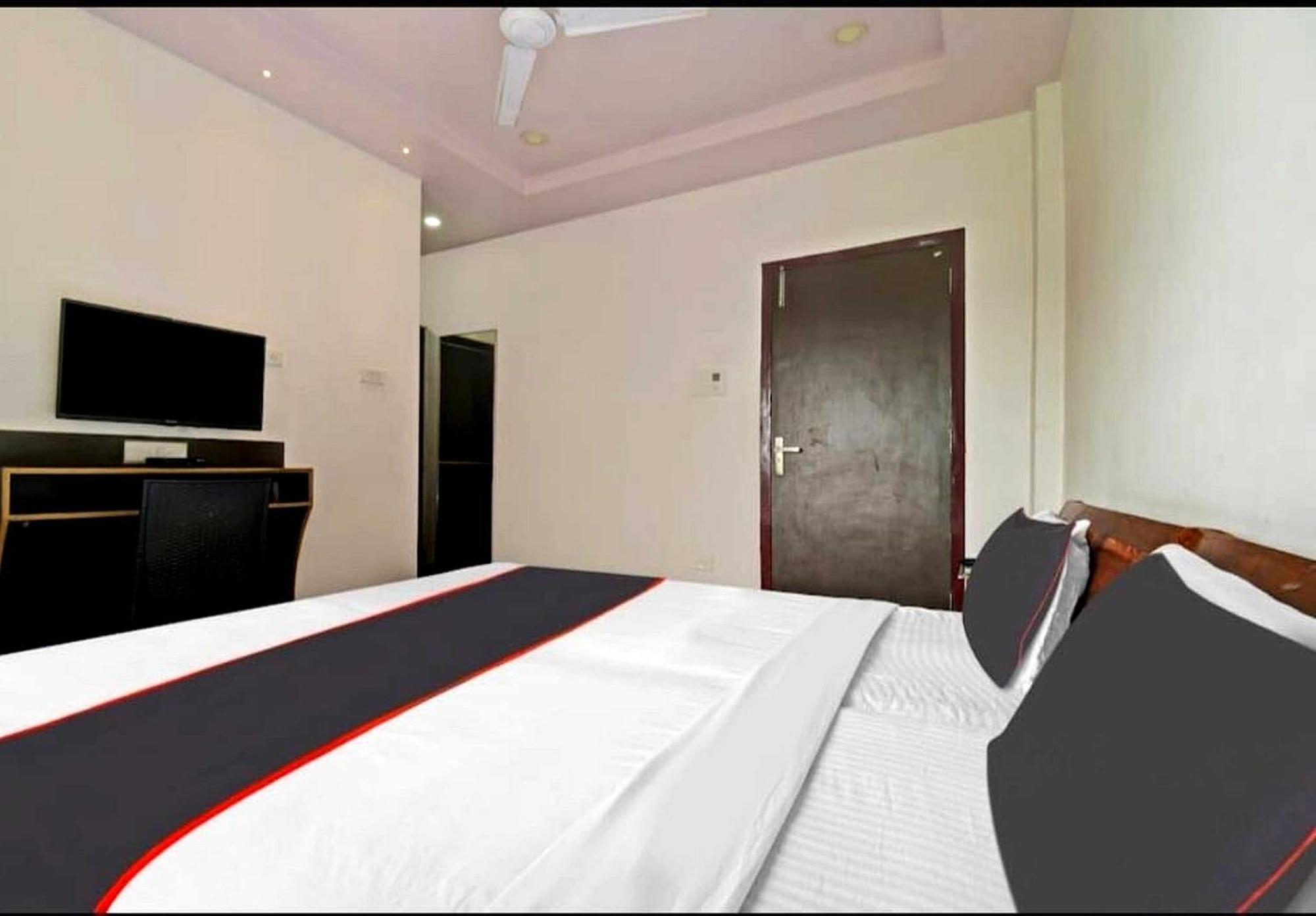 Collection O Megha Resort Jorhat Luaran gambar