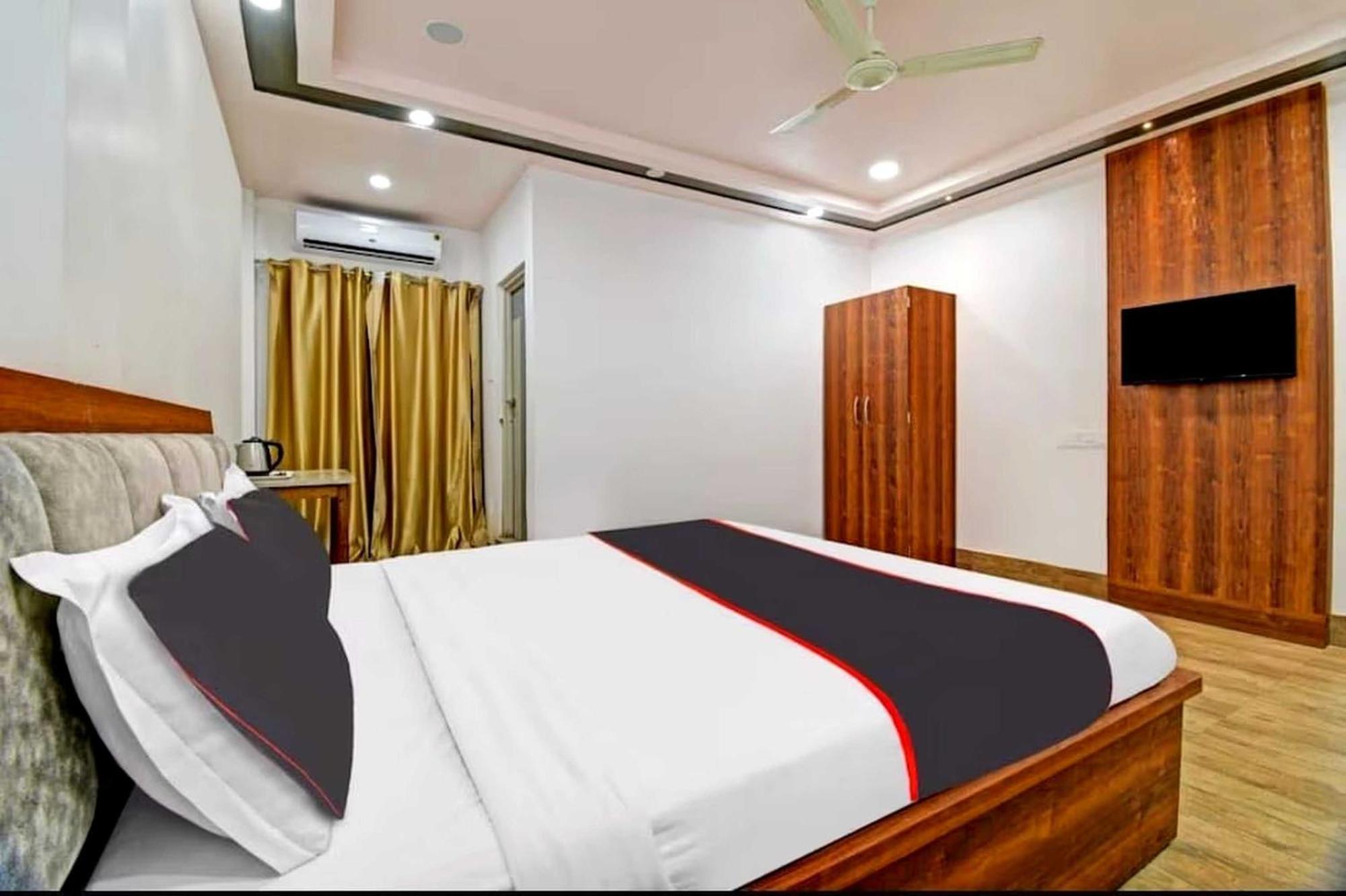 Collection O Megha Resort Jorhat Luaran gambar