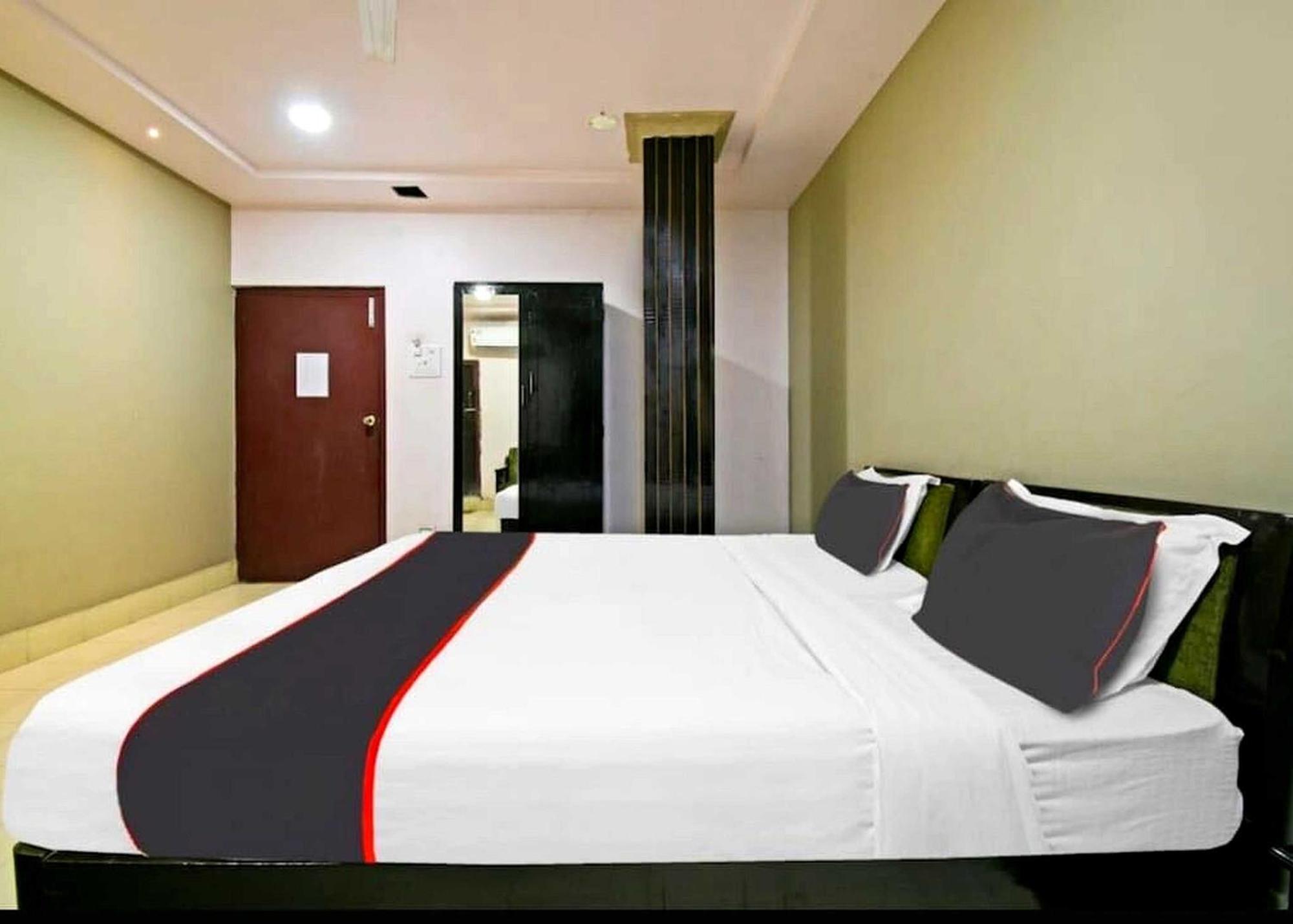 Collection O Megha Resort Jorhat Luaran gambar