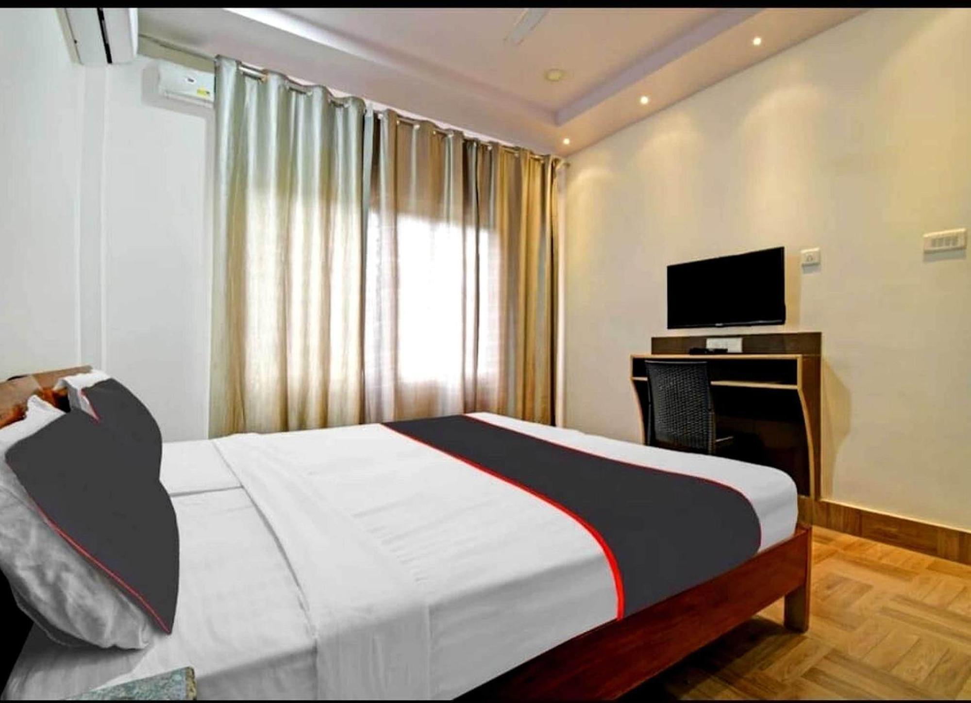 Collection O Megha Resort Jorhat Luaran gambar